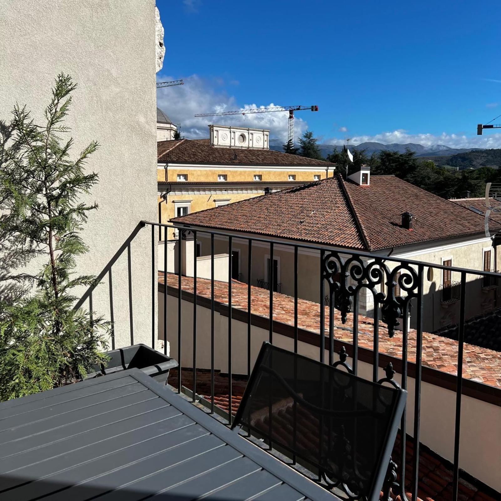 Antica Dimora San Crisante - Centro Storico Appartement LʼAquila Buitenkant foto