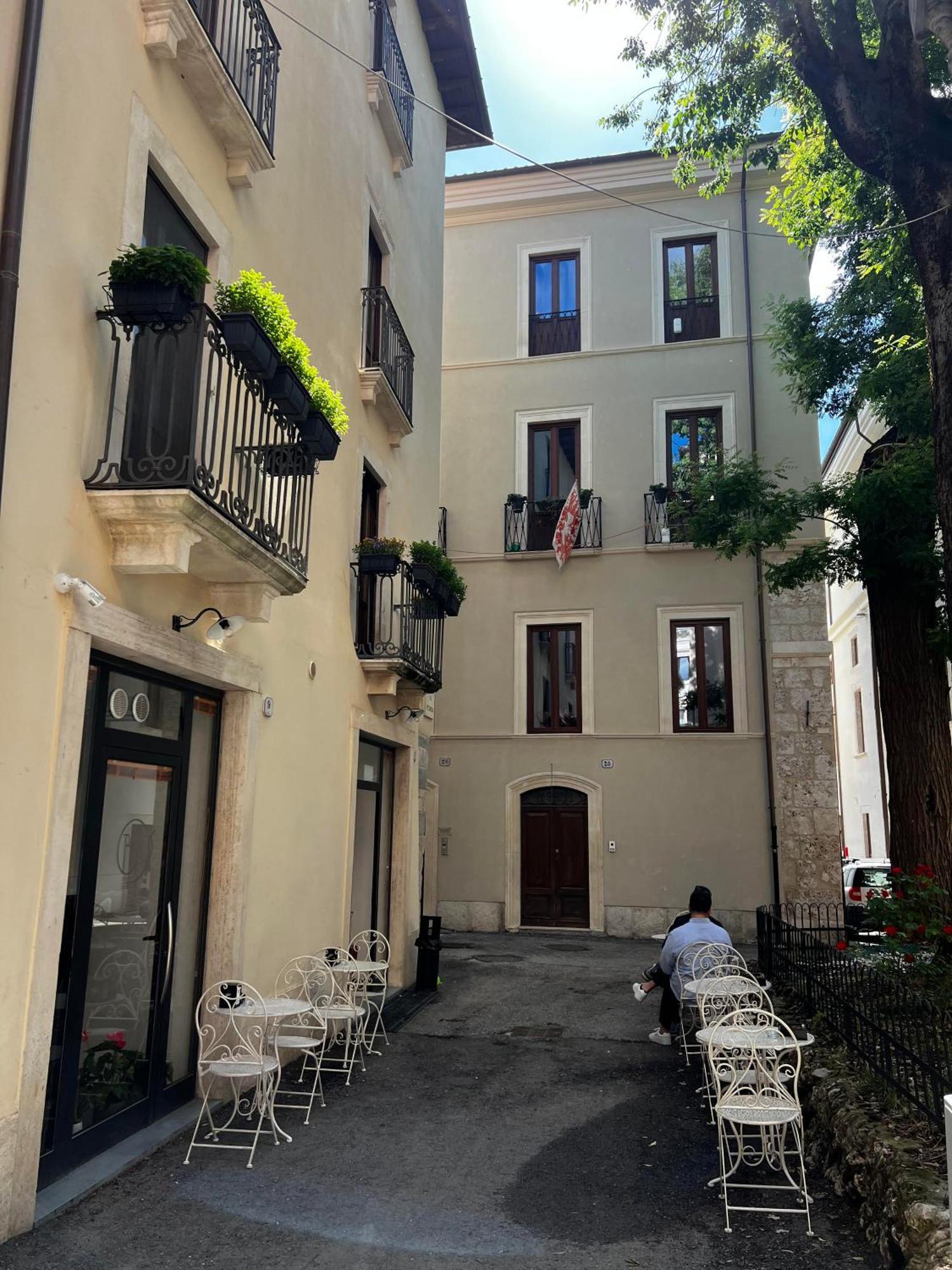 Antica Dimora San Crisante - Centro Storico Appartement LʼAquila Buitenkant foto